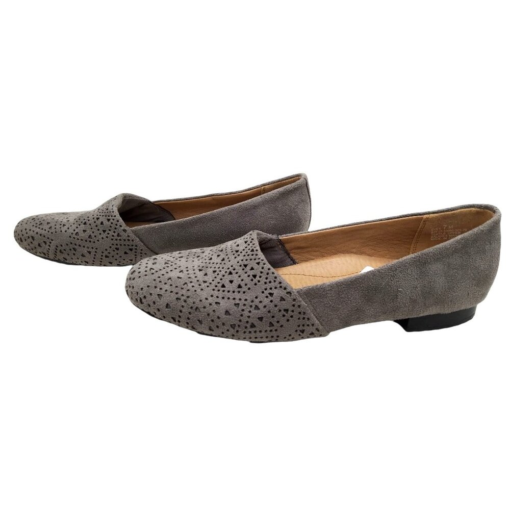 baretraps womens "evey" slip on perforated fabric flats.